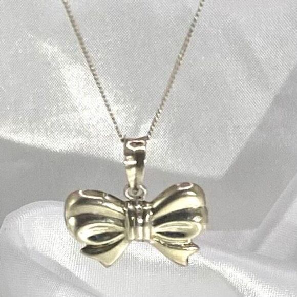 Akj Stunning Italian Sterling Silver Bow Pendant & 17” Sterling Chain - Picture 3 of 11